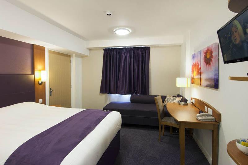 Premier Inn Southampton North Chilworth  Exterior photo